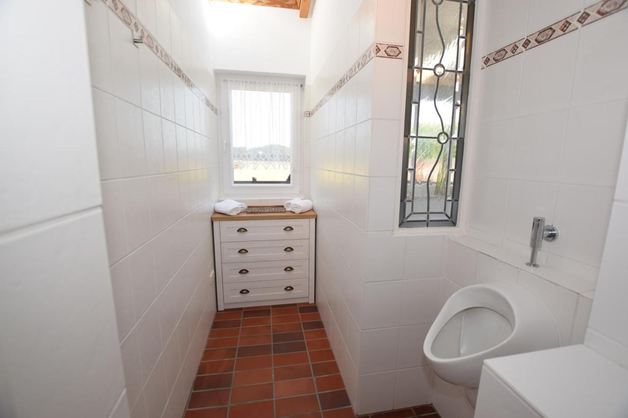 Landhaus Hideaway Mit Aussenpool, Sauna Und Kamin Bosau Exteriör bild