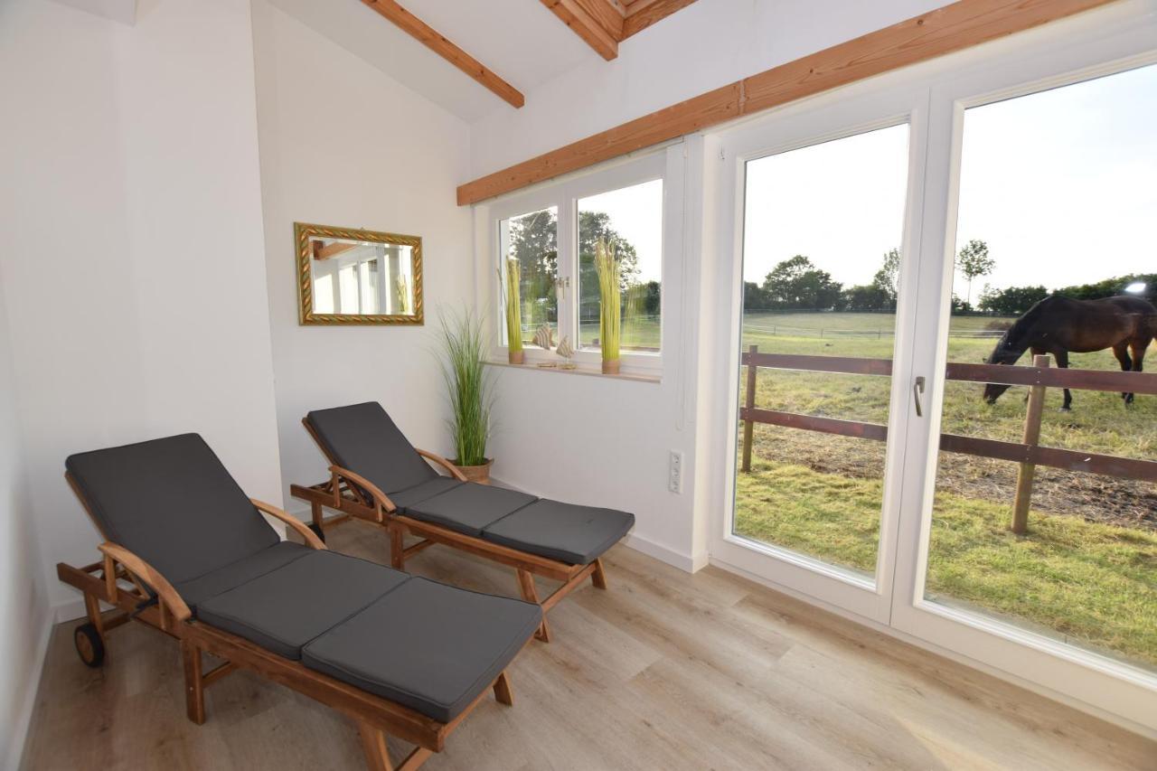 Landhaus Hideaway Mit Aussenpool, Sauna Und Kamin Bosau Exteriör bild