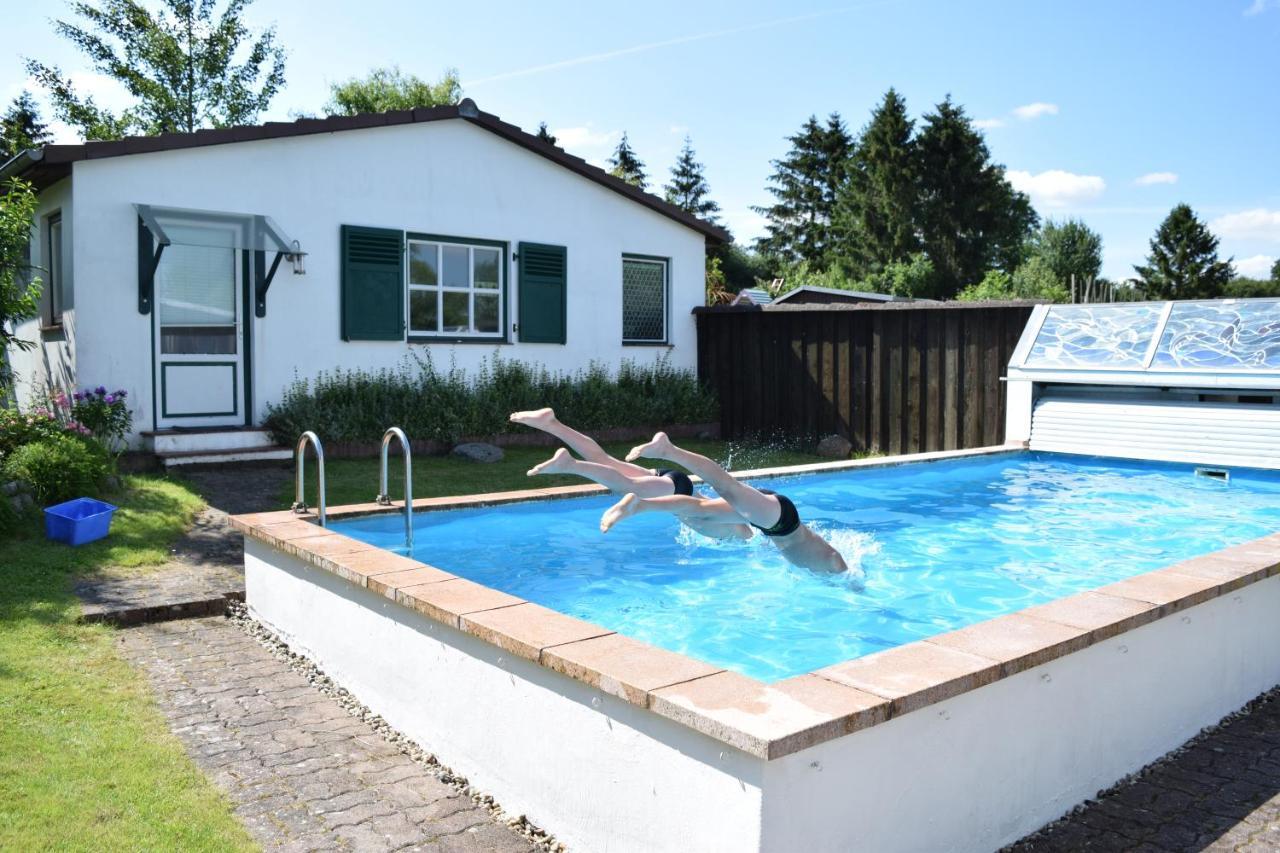 Landhaus Hideaway Mit Aussenpool, Sauna Und Kamin Bosau Exteriör bild